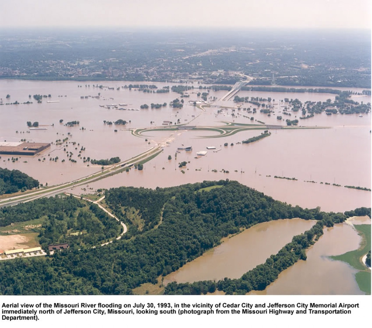 Mo view. Наводнение Миссисипи 1993. Наводнение в Миссисипи. Миссисипи наводнение 2022. Водные ресурсы Бангладеш.