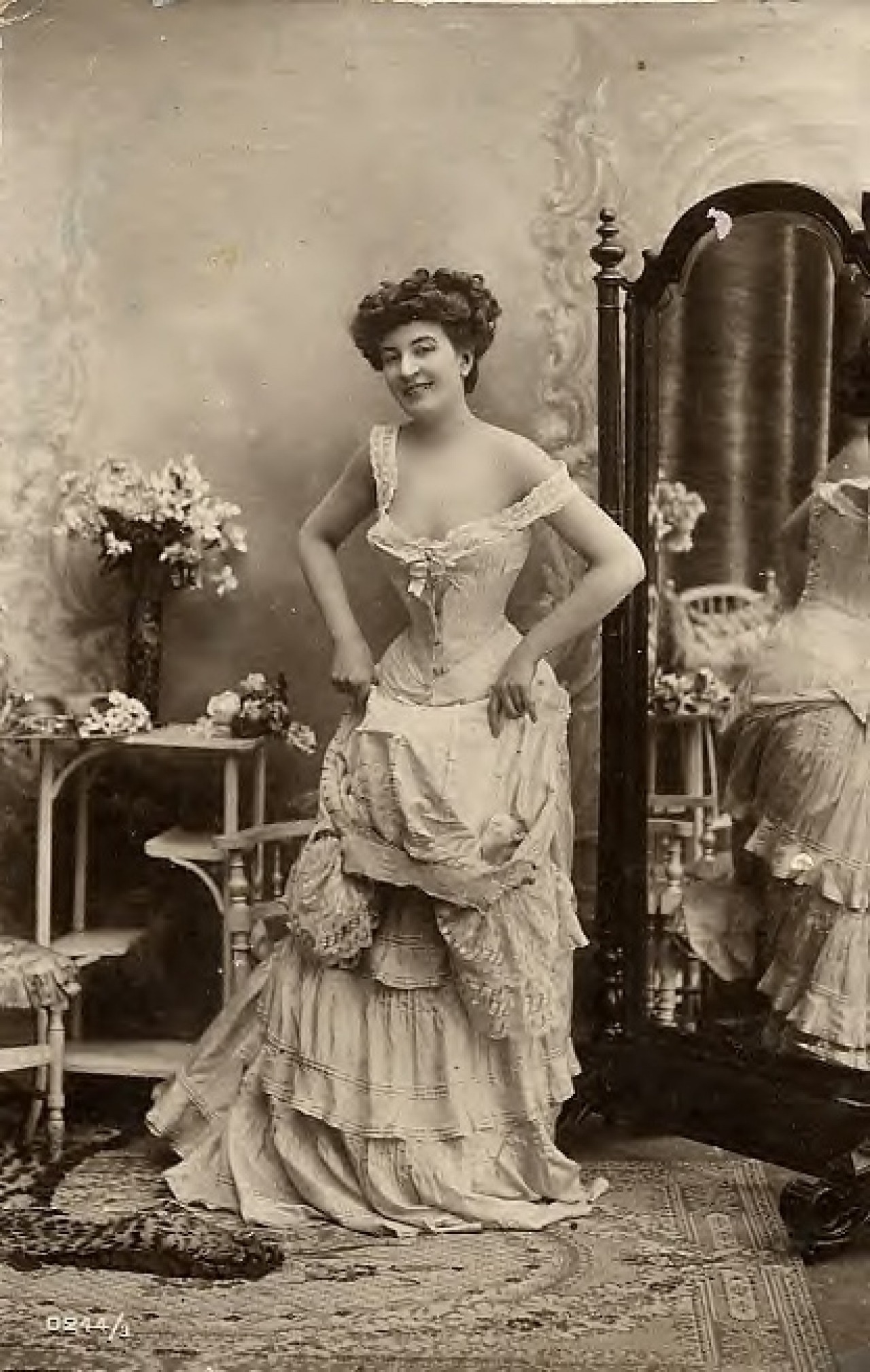 1890s woman dressing  Fashion and Decor: A Cultural History